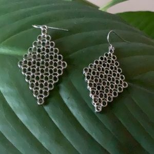 Silve hive drop earring